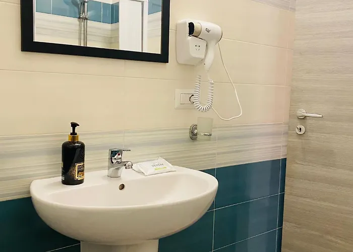 Le Grazie לינה וארוחת בוקר 4*